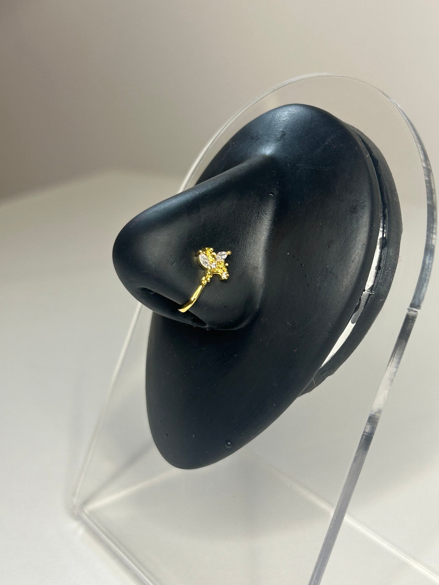 Faux piercing Stella